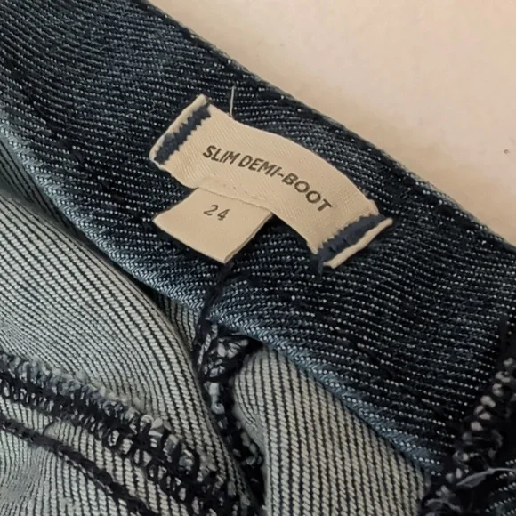Madewell NWOT Slim Demi-Boot Jeans W/ Center Seam Size 24 - Picture 11 of 11
